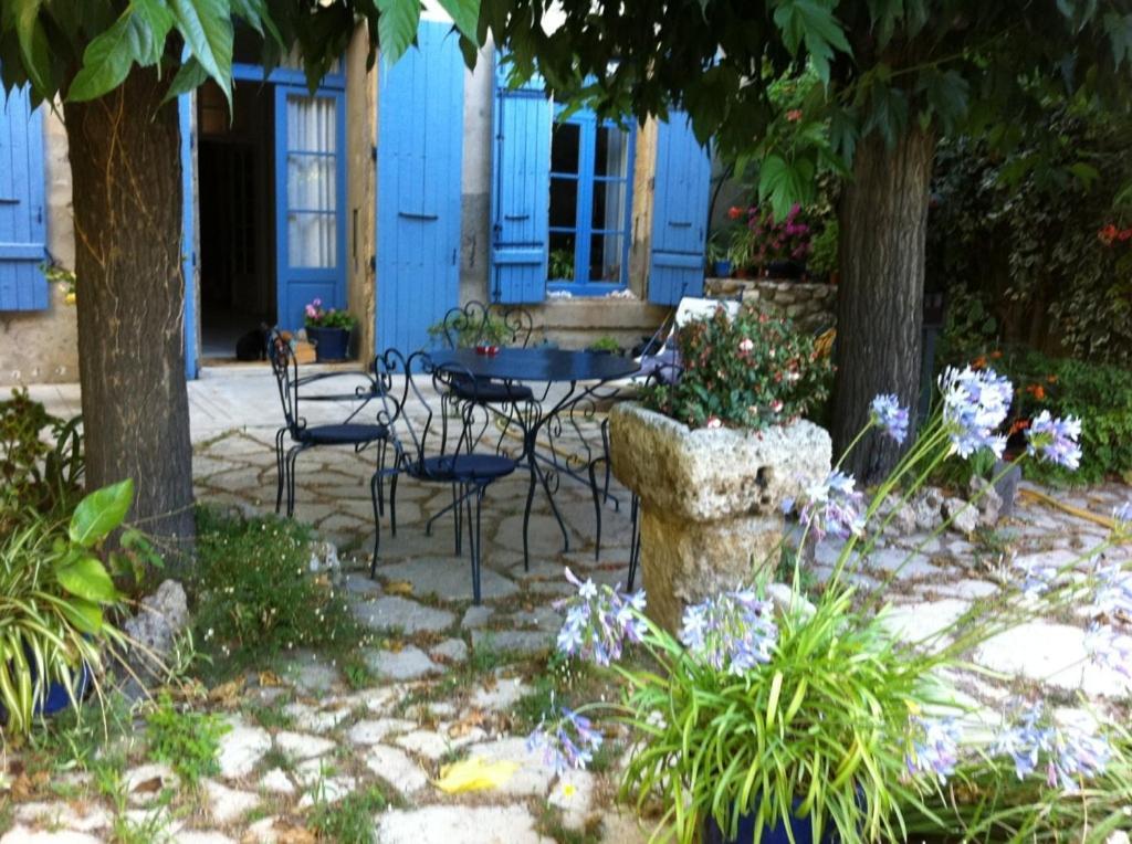 Bed and Breakfast Aux Pots Bleus Nissan-lez-Enserune Exterior foto
