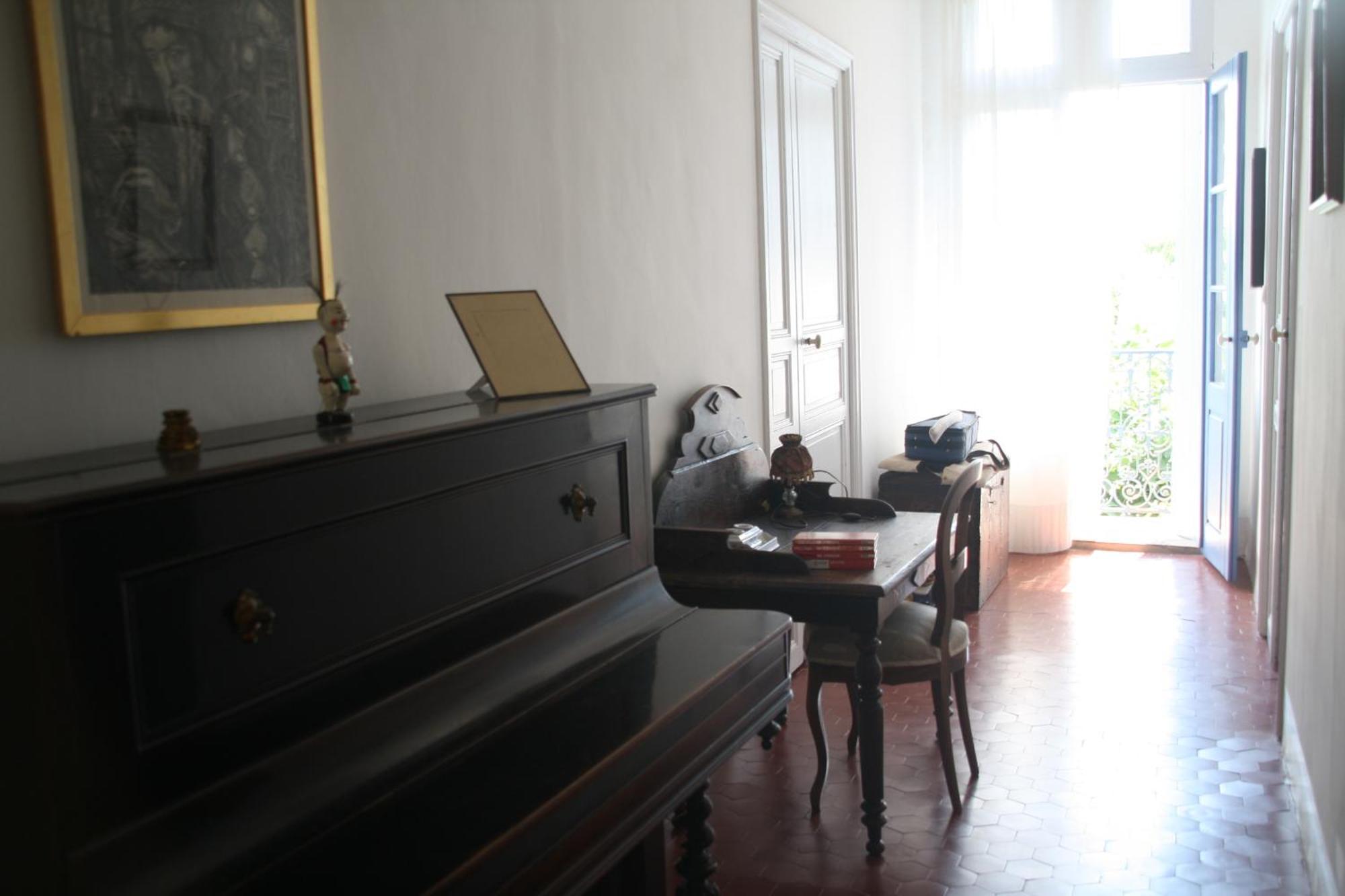 Bed and Breakfast Aux Pots Bleus Nissan-lez-Enserune Exterior foto