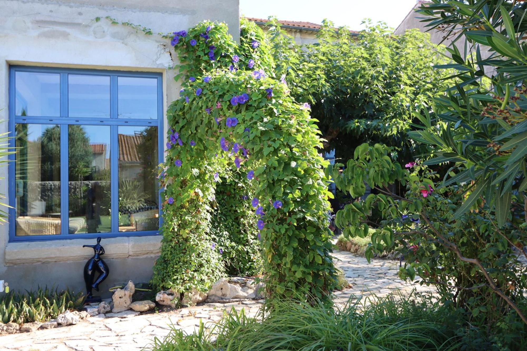 Bed and Breakfast Aux Pots Bleus Nissan-lez-Enserune Exterior foto