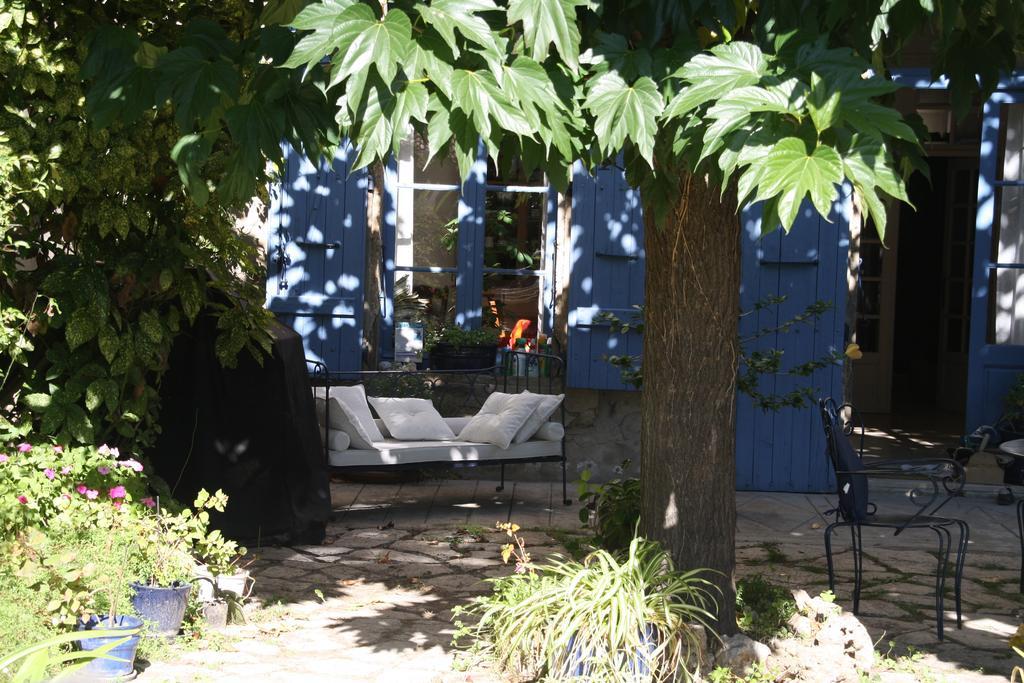 Bed and Breakfast Aux Pots Bleus Nissan-lez-Enserune Exterior foto