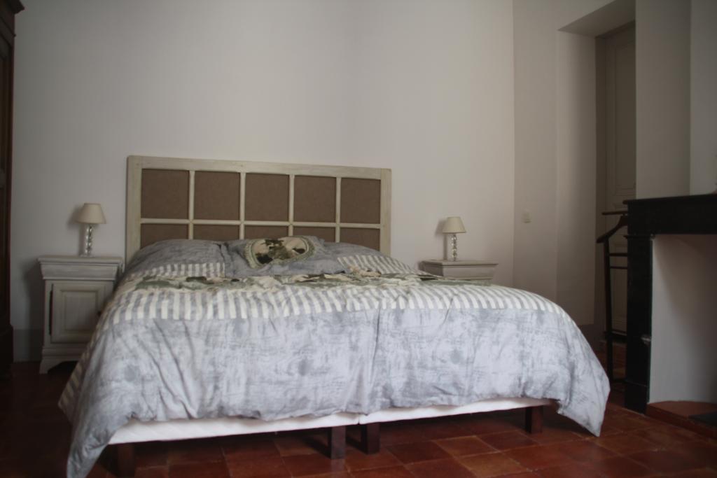 Bed and Breakfast Aux Pots Bleus Nissan-lez-Enserune Habitación foto